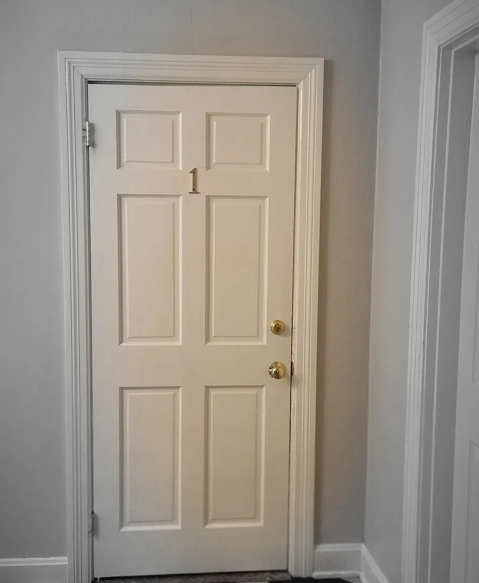 409 W Beverley St — Photo 4