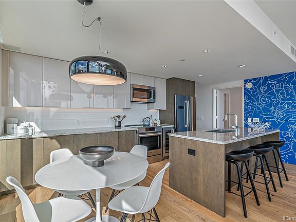 5th image of 1001 Queen St #2901