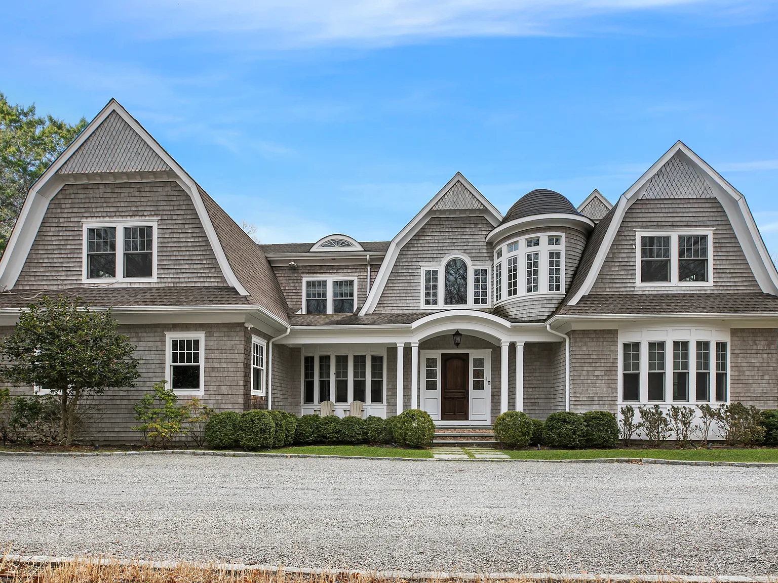Sag Harbor Estate with Tennis & Heated Gunite Pool, Spa — Photo 2