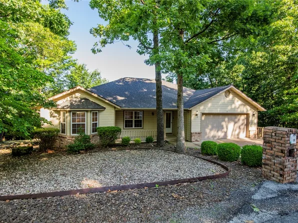 16 Penrith Dr, Bella Vista, AR 72714