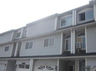 43 Simmons Loop, Staten Island, NY 10314