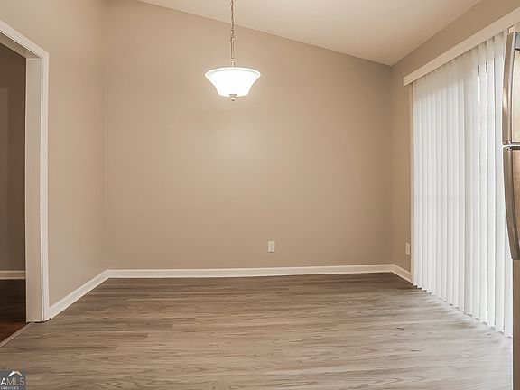 3rd image of 2453 Crestdale Cir