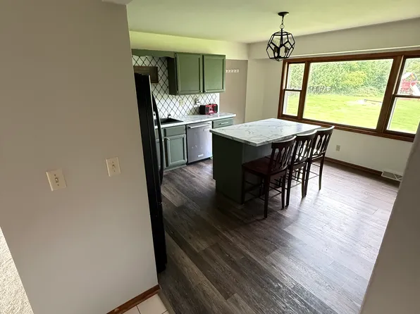 733 W Shore Dr, City Of Delafield, WI 53018