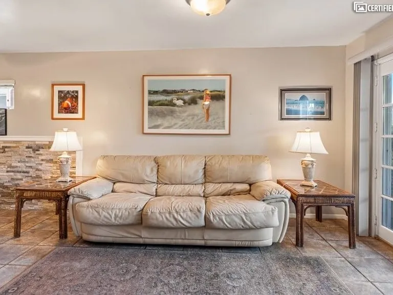 5118 W Point Loma Blvd — Photo 5