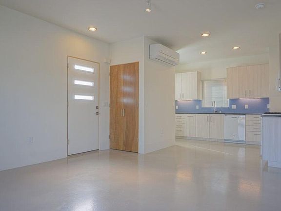 2nd image of 125 Morningside Dr SE