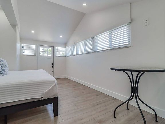 5th image of 8770 Washington Ave #8772
