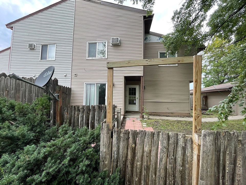 2nd image of 246 20th St E