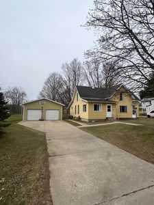 112 Cass St, Howard City, MI, 49329