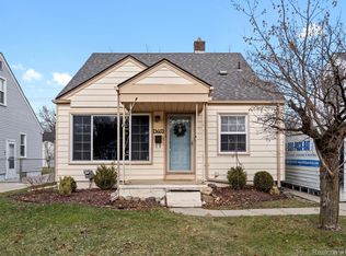 13660 Talbot St, Oak Park, MI 48237