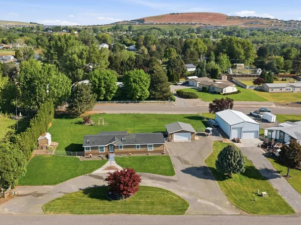 98402 E Michelle Dr, Kennewick, WA 99338