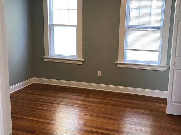 4th image of 16 Avenue E #1