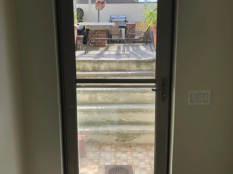 2152 E 73rd St #1B — Photo 9