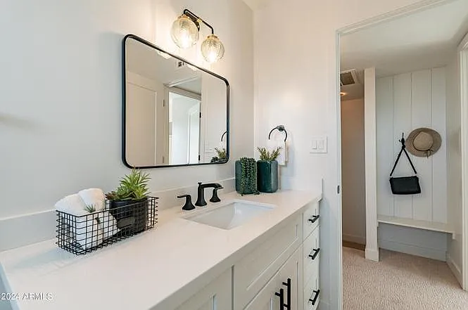 938 W Mission Ln — Photo 13