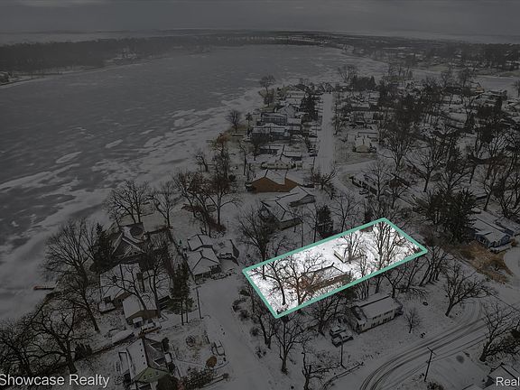 4th image of 1860 Ladd Rd