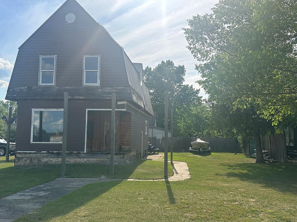2nd image of 103 Bagley Ave NW