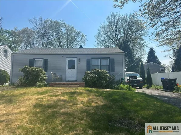 56 Harvey Cir, East Brunswick, NJ 08816
