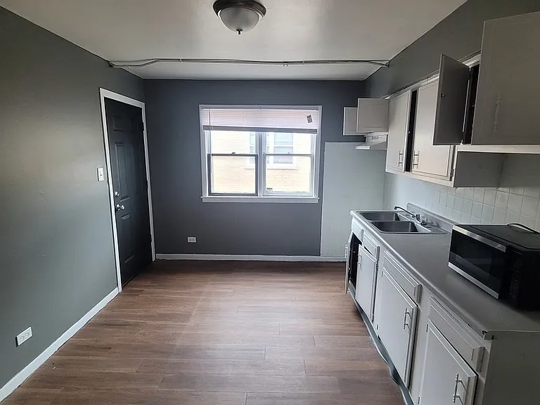 14521 S Richmond Ave #1 — Photo 5