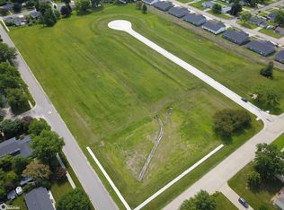 1702 Sunset St, Grinnell, IA 50112