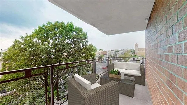 Lennox — Photo 4