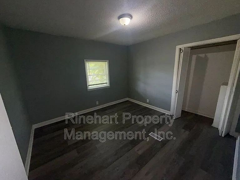 6087 Old York Rd — Photo 7