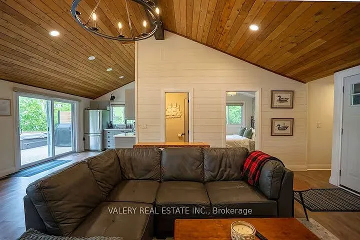 3 bed, $4,000 — Photo 2