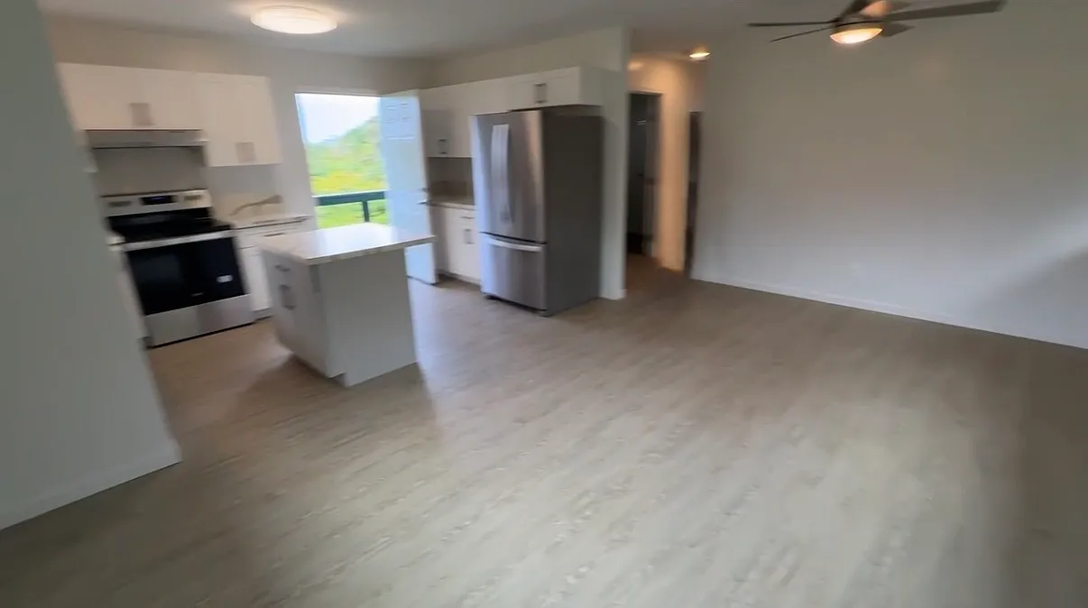 2 bed, 800 sqft, $2,730 — Photo 3