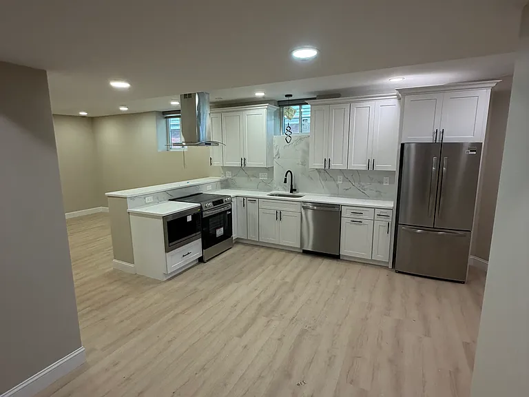 231 Highland Ave #6 — Photo 1