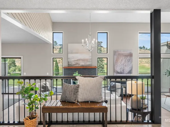 834 E Curling Dr, Boise, ID 83702