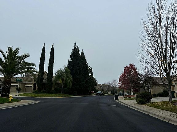 4th image of 1633 Diamond Woods Cir