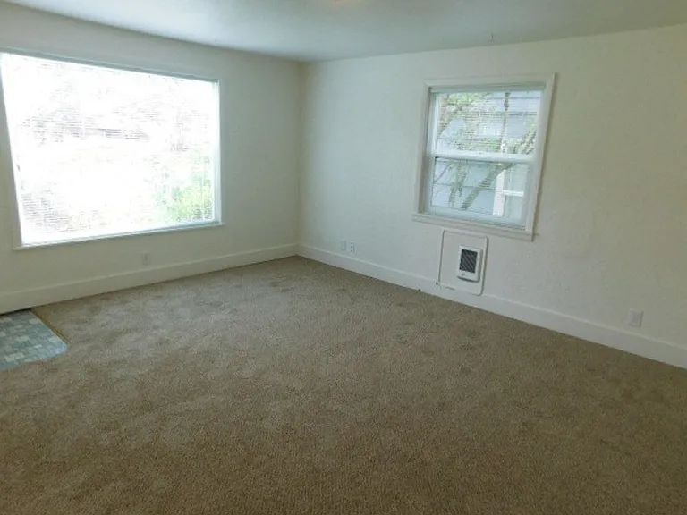 800 Rosemont Ave NW — Photo 6