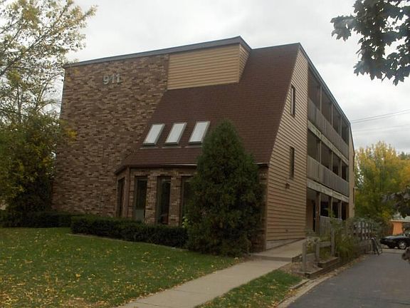 2nd image of 911 E Grand River Ave APT 102
