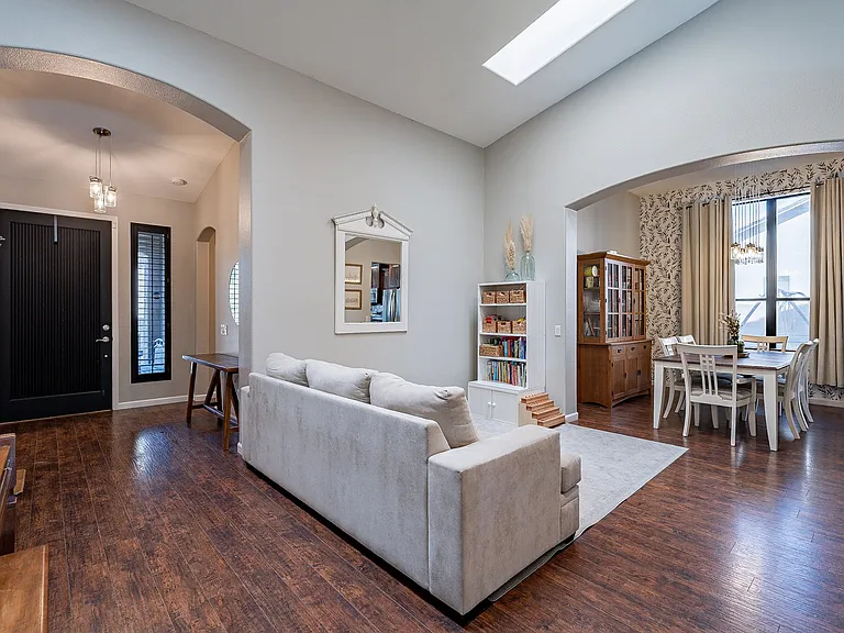 3877 E Washington Ct — Photo 6