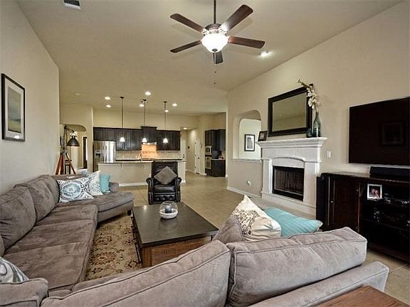 5th image of 209 Lombardia Dr