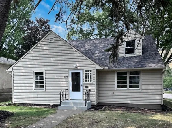 837 McKnight Rd N, Saint Paul, MN 55119