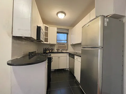 Rented by Compass | media 7