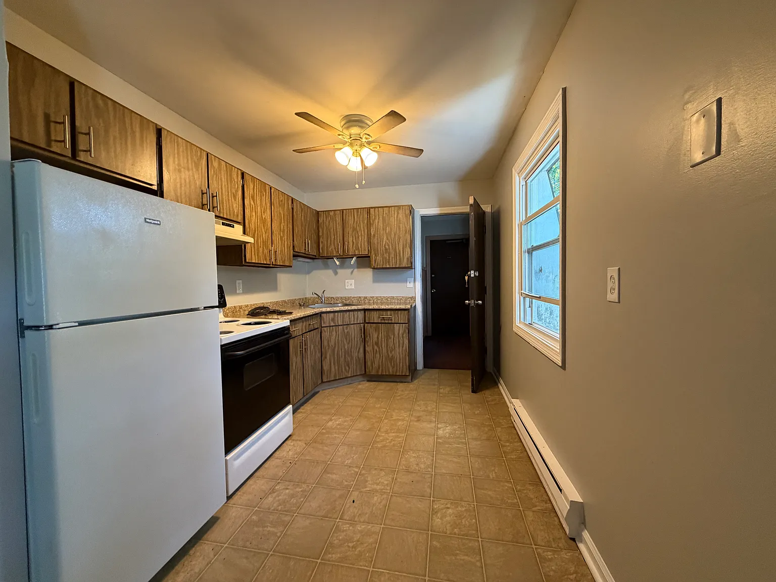 1 bed, $1,195 — Photo 2