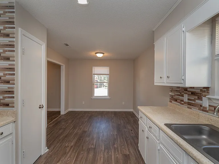 2937 Dahlia Dr — Photo 14