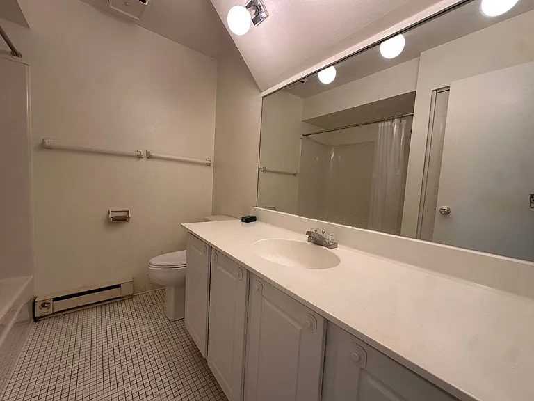 University Park Apartments near Cornell University — Photo 531