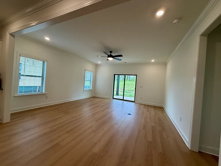 2614 Rutland Rd — Photo 8