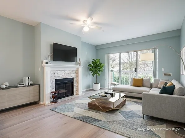 13911 70th Ave #125, Surrey, BC V3W 6B4