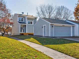 8204 Greenbelt Dr, Urbandale, IA 50322