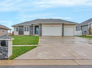 3329 SW 43rd St, Topeka, KS 66610