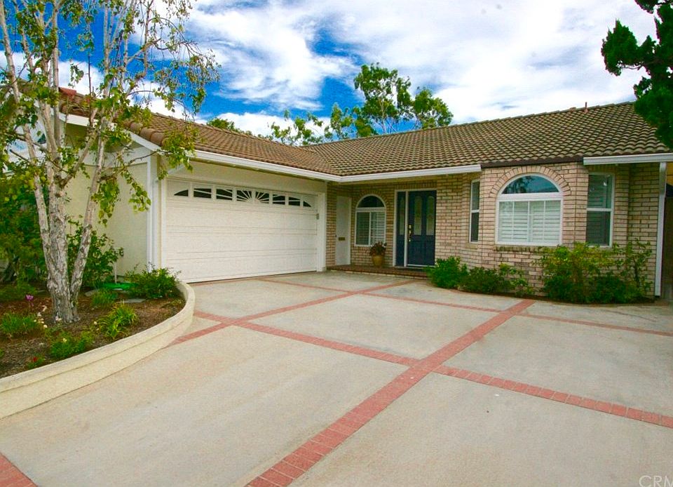 2nd image of 6632 Jardines Dr
