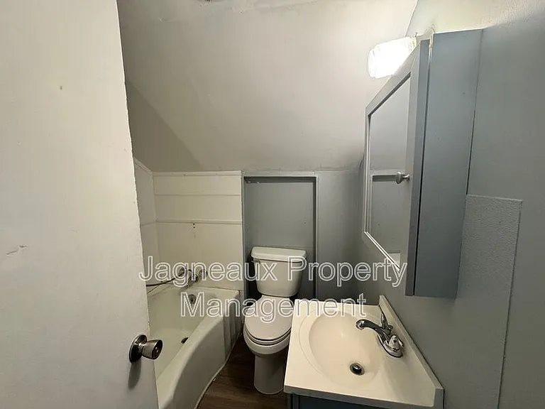 415 Ash St #A — Photo 9