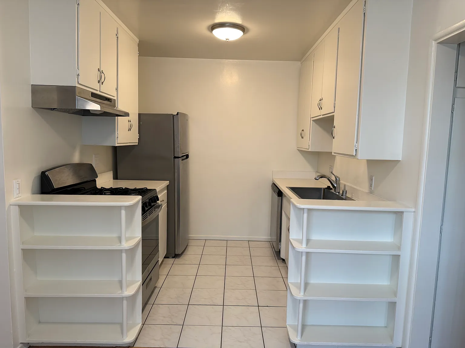 1 bed, 700 sqft, $2,100 — Photo 4