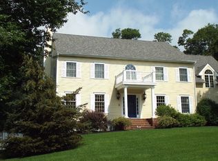 55 William Bradford Rd, Dartmouth, MA 02747