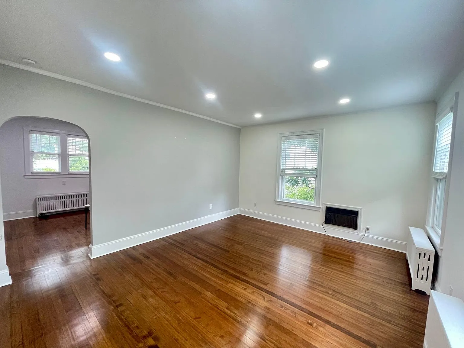 3 bed, 1.5 bath, $3,500 — Photo 4