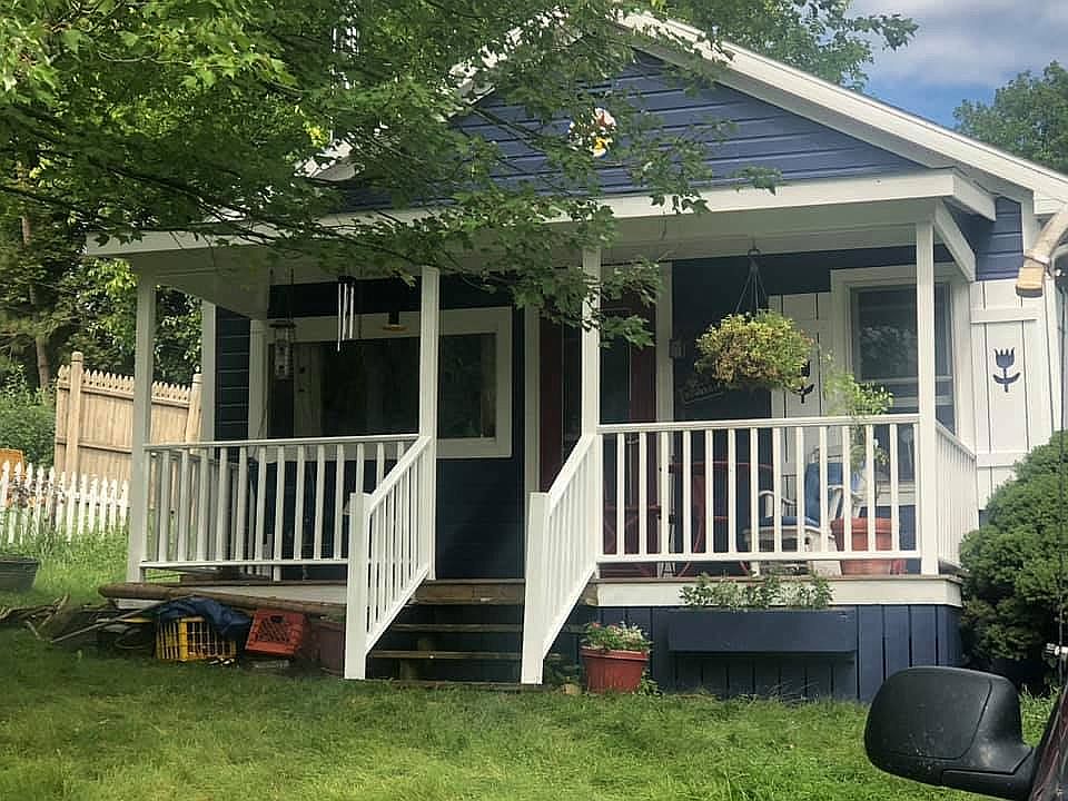 2nd image of 1260 Boulevard Dr