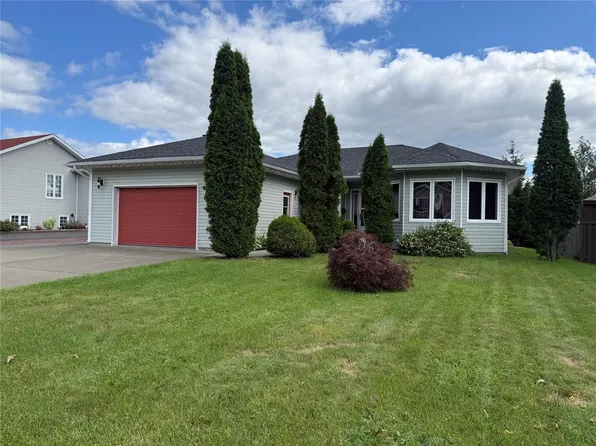 8 Harmsworth Drive, Grand Falls-Windsor, NL A2A2Y8