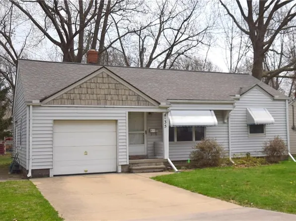 135 Vineyard Rd, Avon Lake, OH 44012